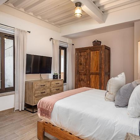 Best Location - New, Upscale, Modern Comfort Сан Мигел де Аленде Екстериор снимка