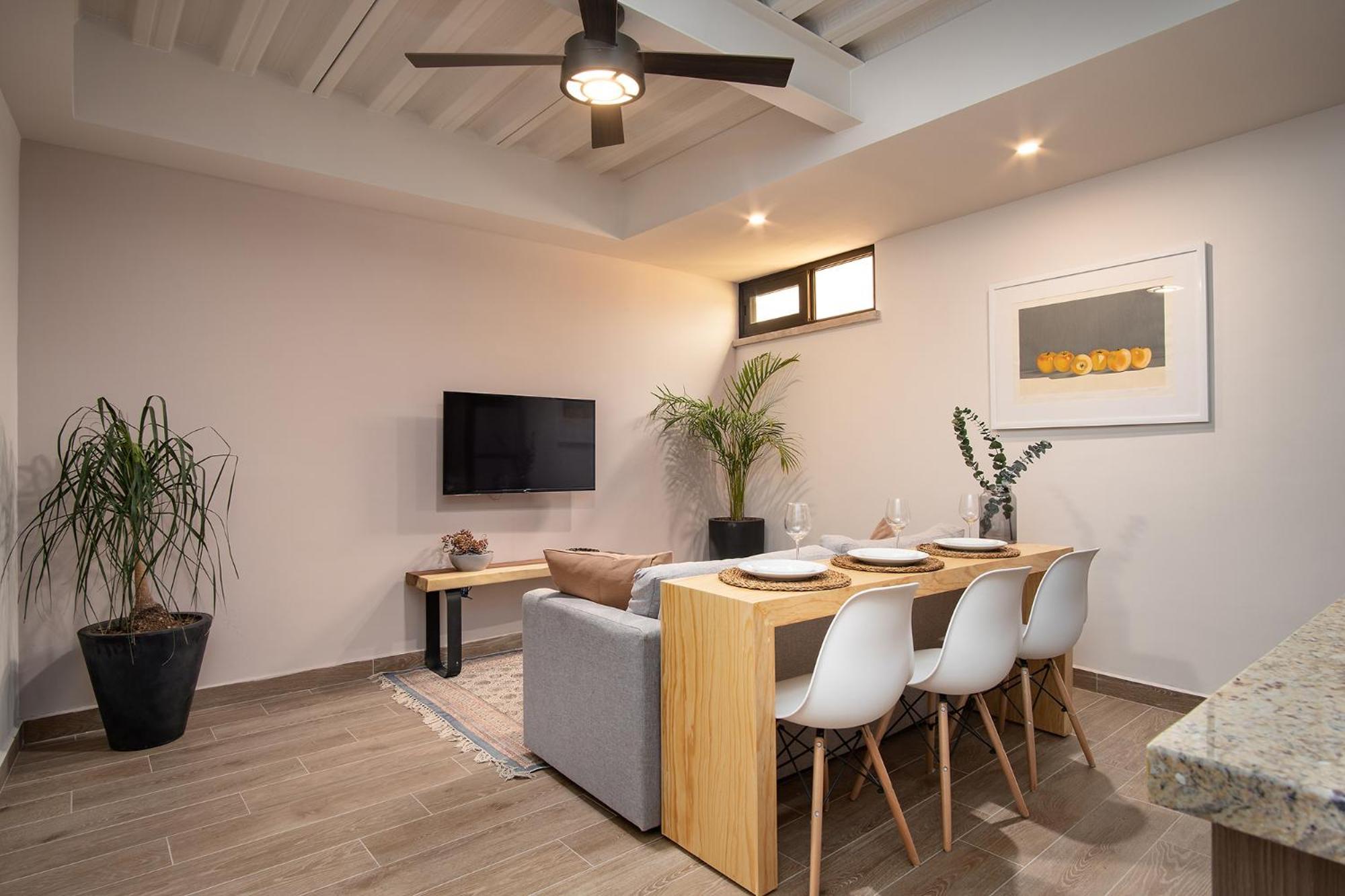 Best Location - New, Upscale, Modern Comfort Сан Мигел де Аленде Екстериор снимка